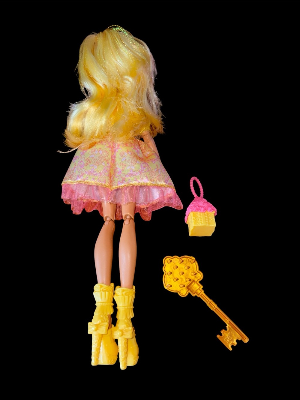 Ever After High Birthday Ball Rosabella Beauty Doll (2016) w/ Brush and Bag - Picture 2 of 3